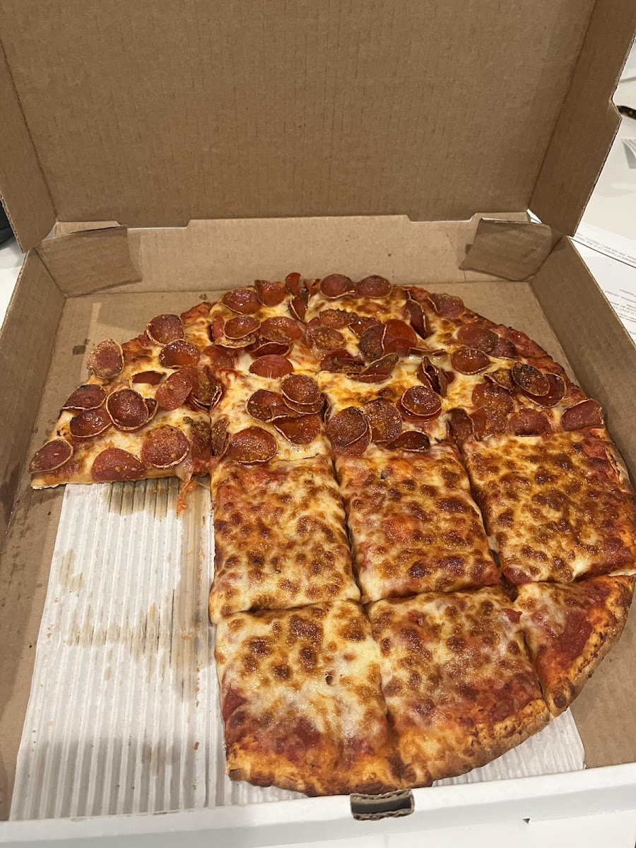 Johnstons Lakehouse Pizza Photos 2